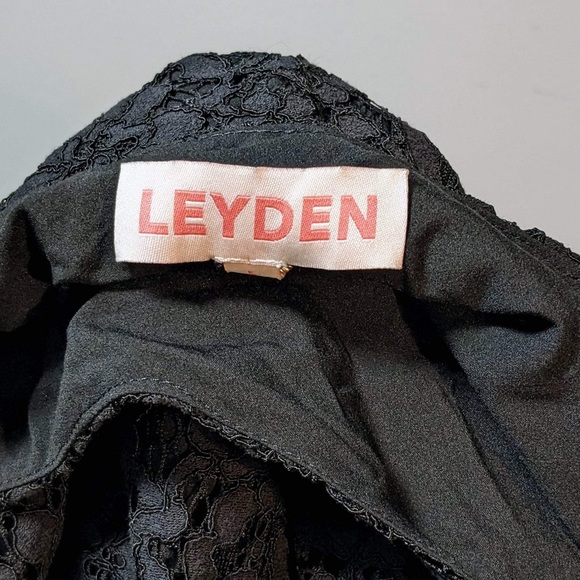 NWT Leyden Asymmetric Lace Floral Top - L / Black - Picture 6 of 6